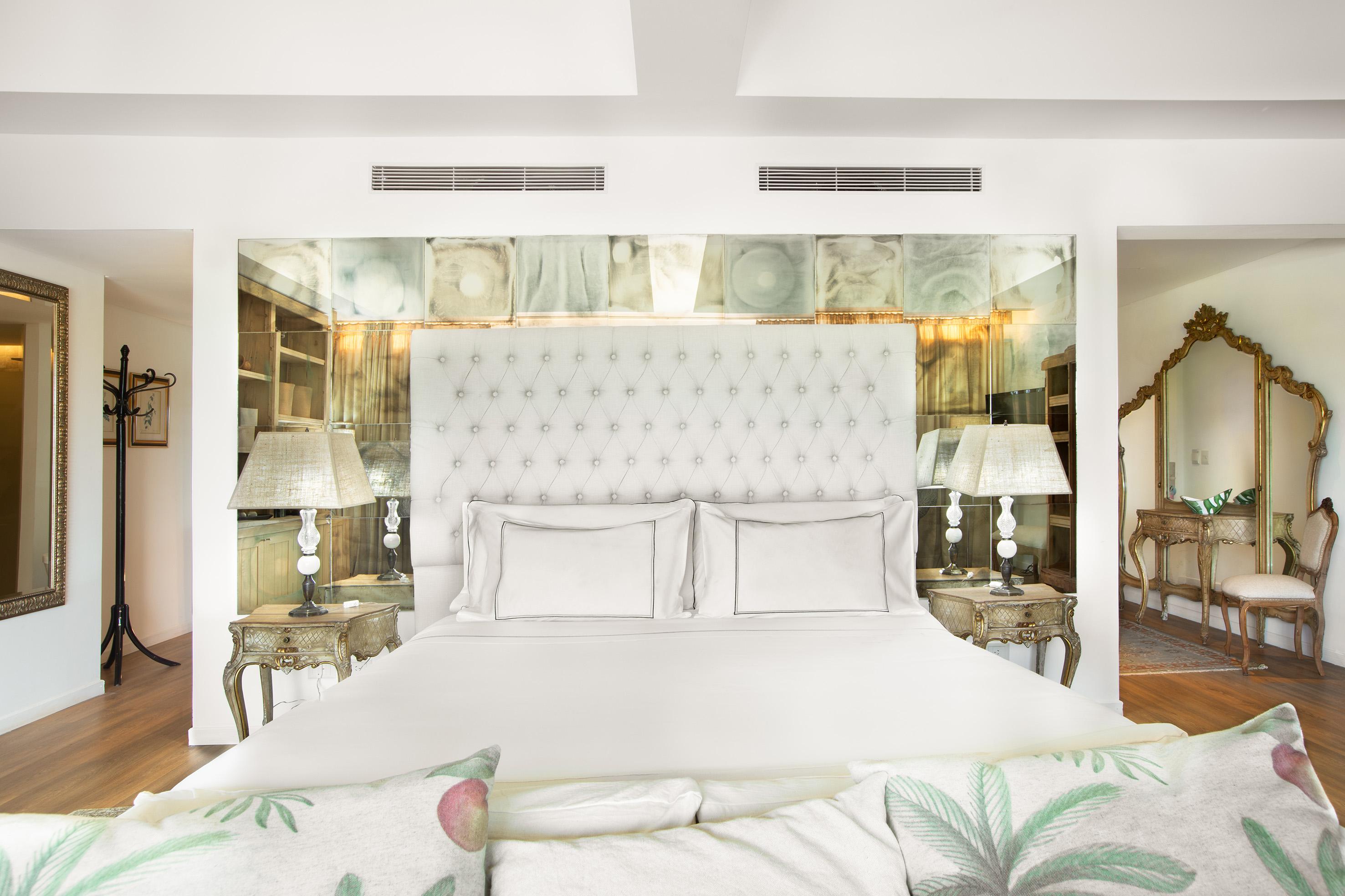 Gran Meliá Iguazú Hotel Puerto Iguazu Bagian luar foto A bedroom with a mirrored wall