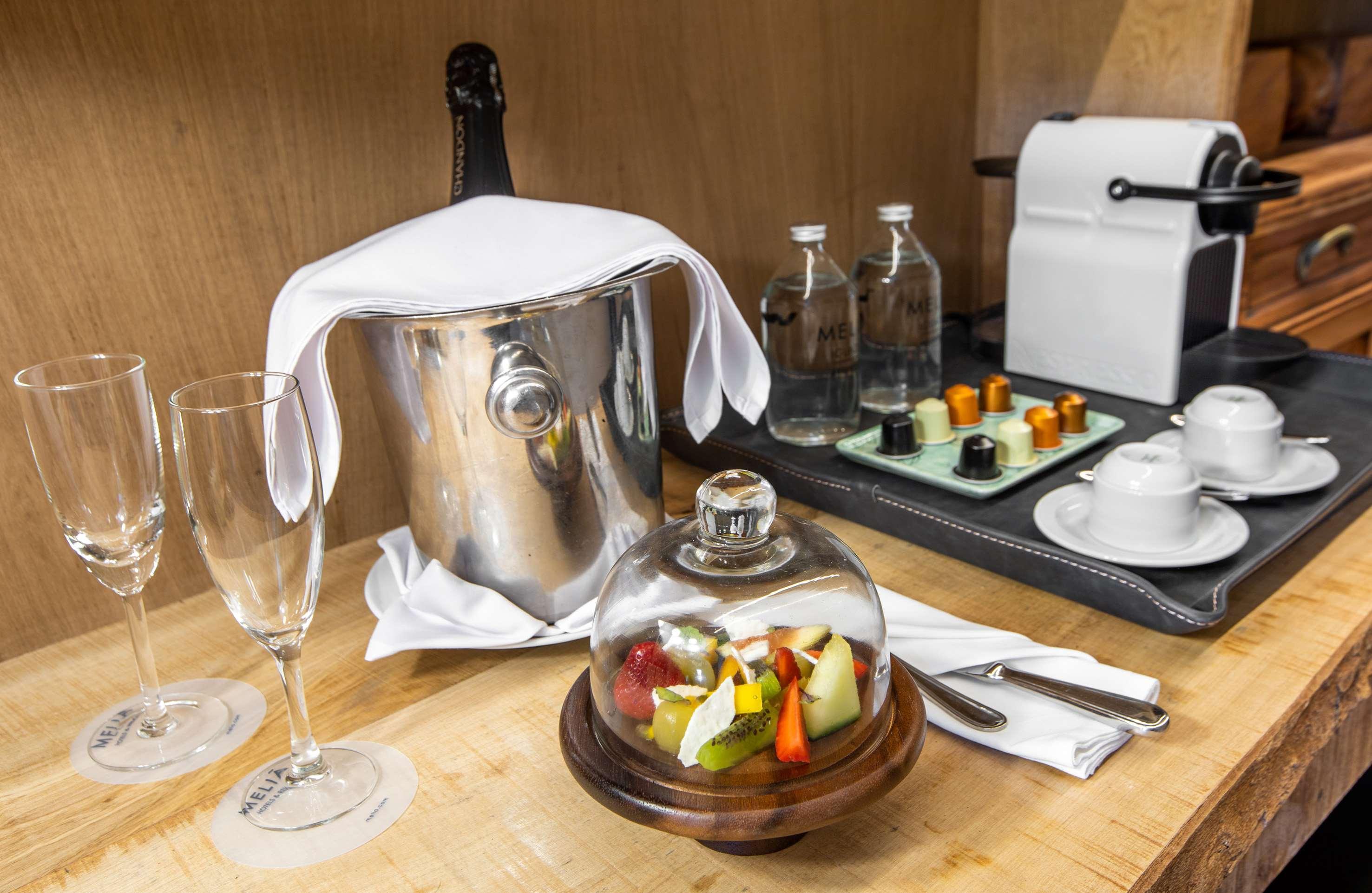 Gran Meliá Iguazú Hotel Puerto Iguazu Bagian luar foto A room service tray