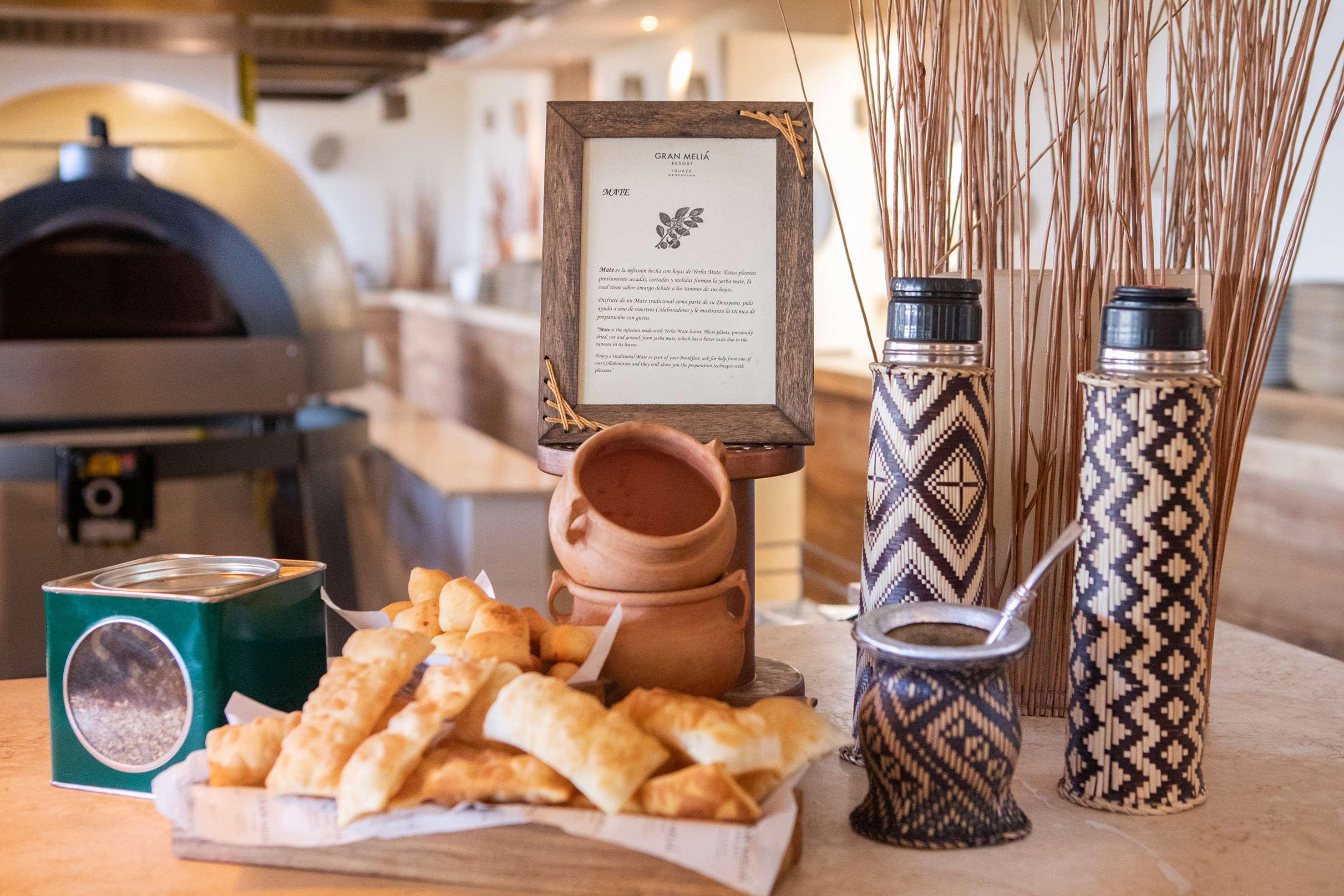 Gran Meliá Iguazú Hotel Puerto Iguazu Bagian luar foto Olive oil and bread at a restaurant