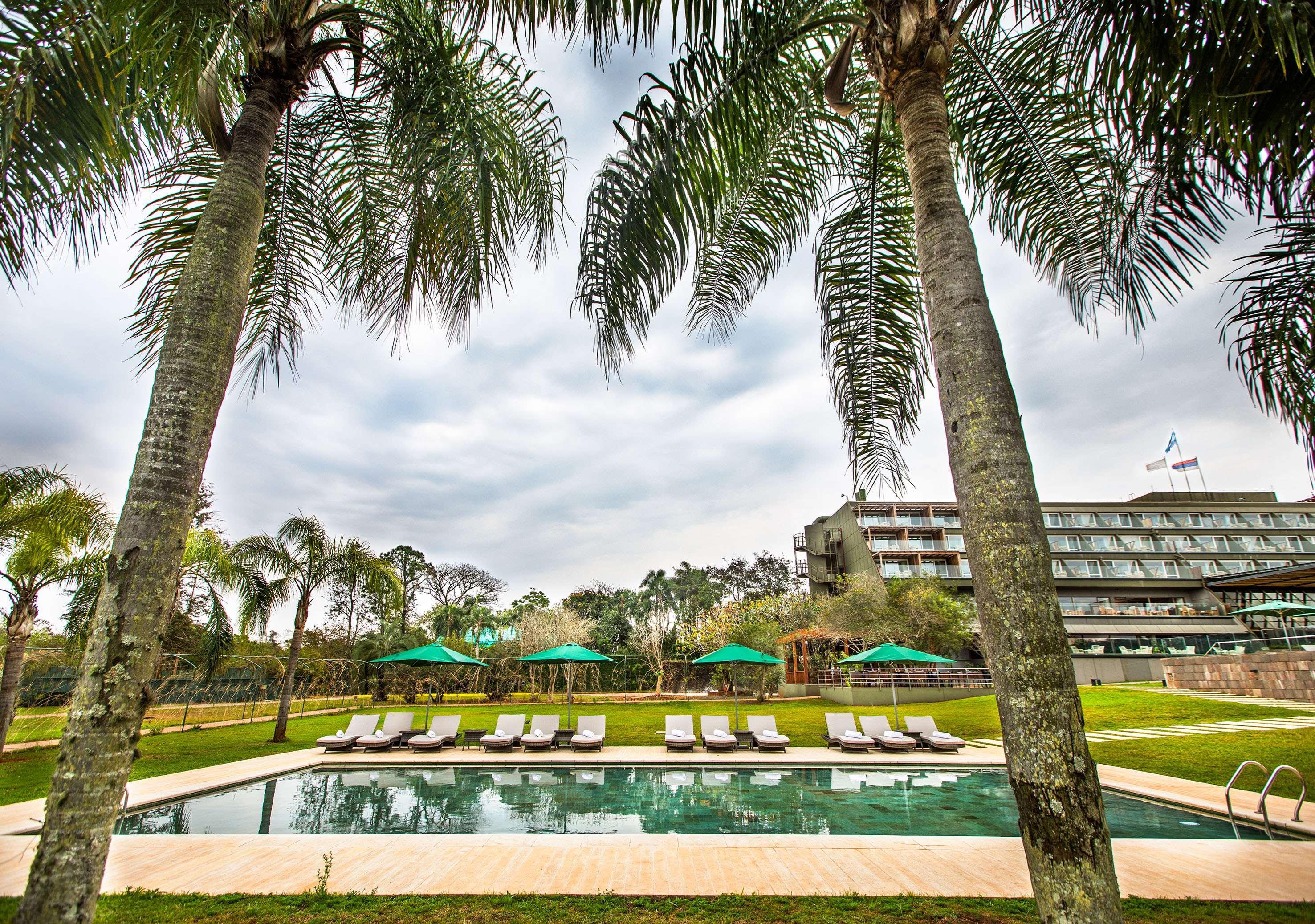 Gran Meliá Iguazú Hotel Puerto Iguazu Bagian luar foto The hotel's swimming pool